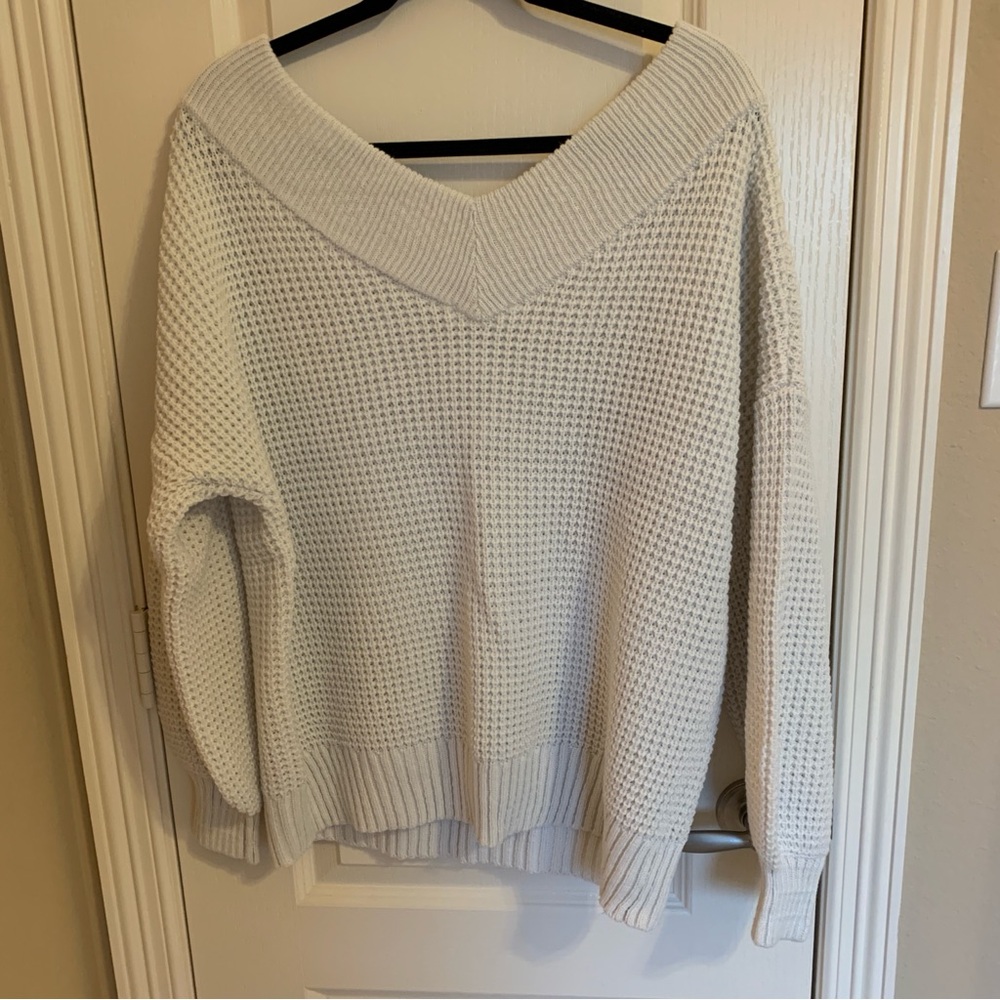 Zenana Boutique Brand Cropped V Neck Sweater Size Medium - Picture 4 of 5